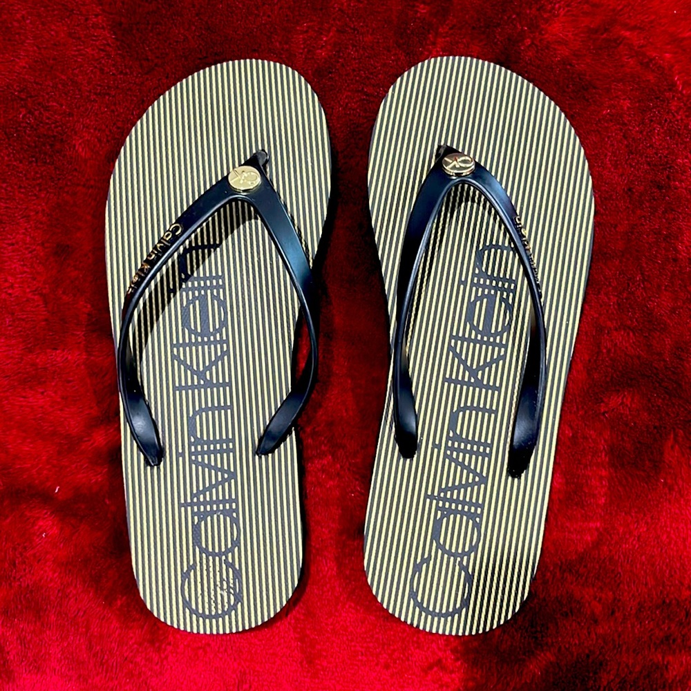 NWOT Flip Flops